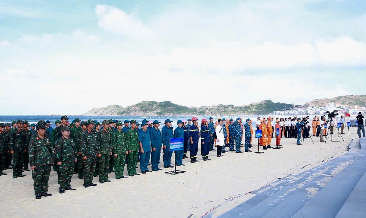 Description: https://moc.gov.vn/Images/editor/images/MOC-NEW/2025/Thang%2011/cac%20luc%20luong%20tham%20gia%20dien%20tap.jpg